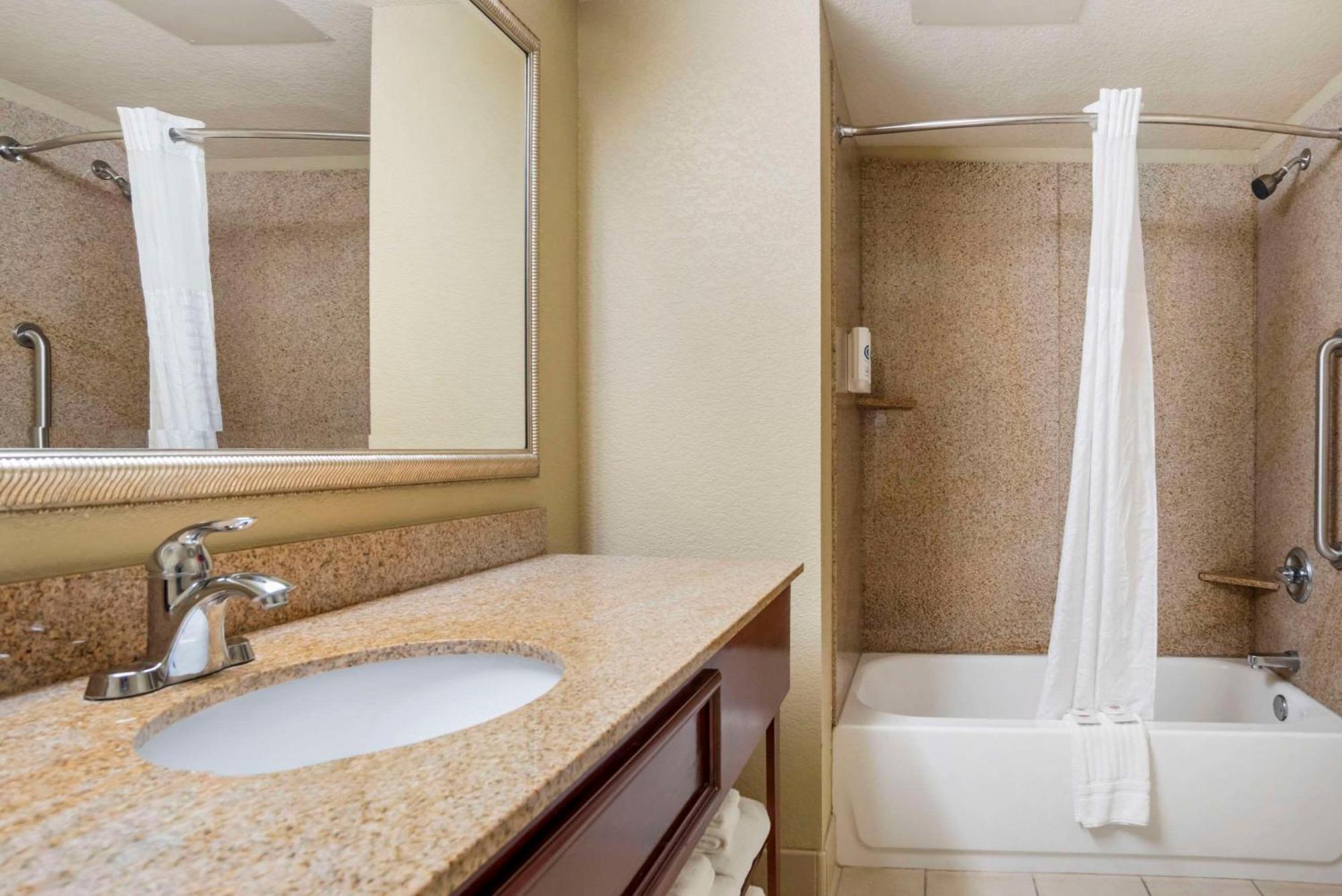 Comfort Inn & Suites Daphne Spanish Fort - Mobile East Екстериор снимка